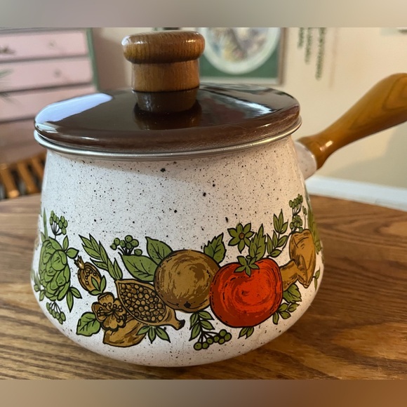 Vtg 70’s Spice Of Life Fondue Pot - Enamelware Vegetable Medley Cottage core - Picture 3 of 12